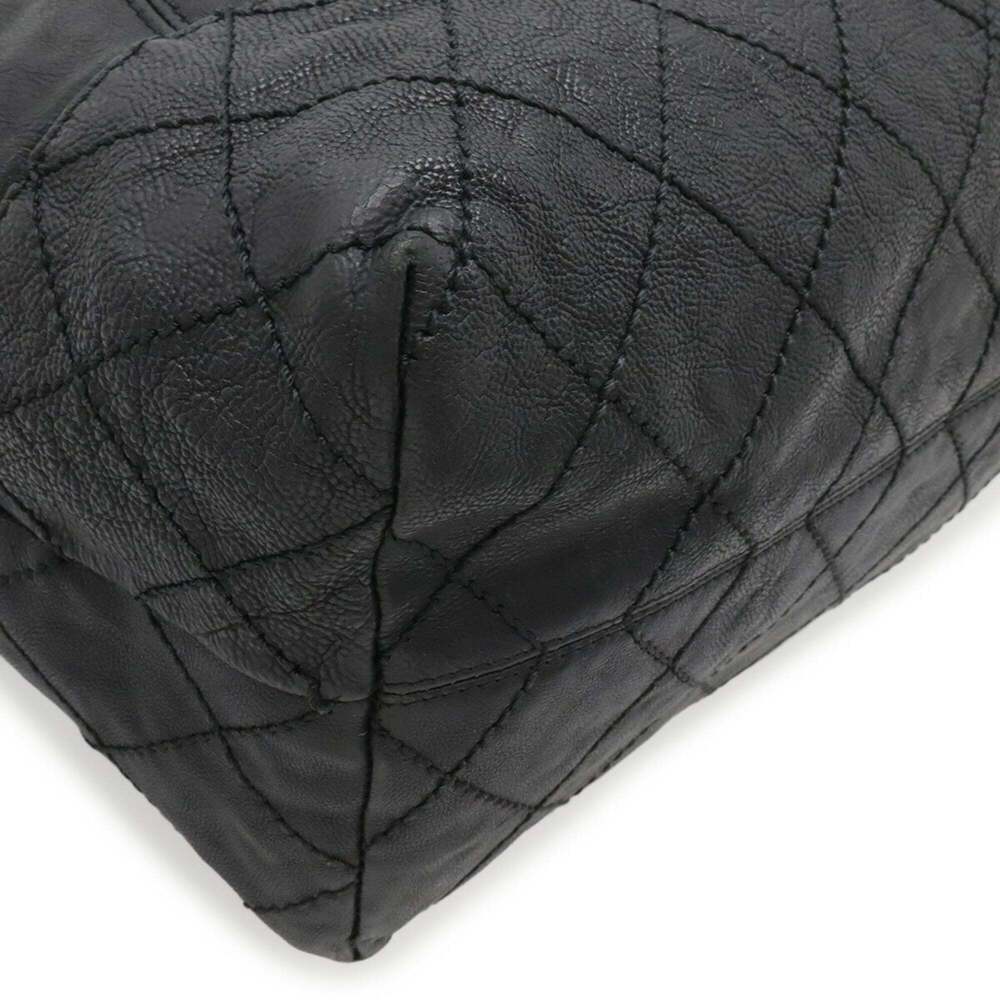 CHANEL Black Leather Shoulder Bag - Picture 4 of 10